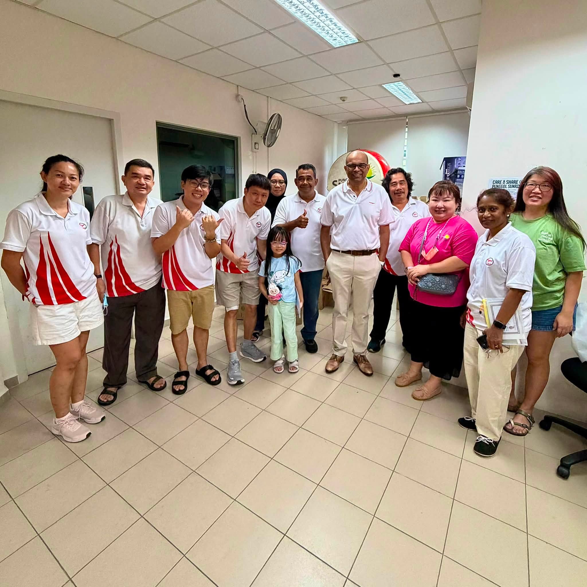 Group photo of Punggol Sunrise RN volunteers and participants