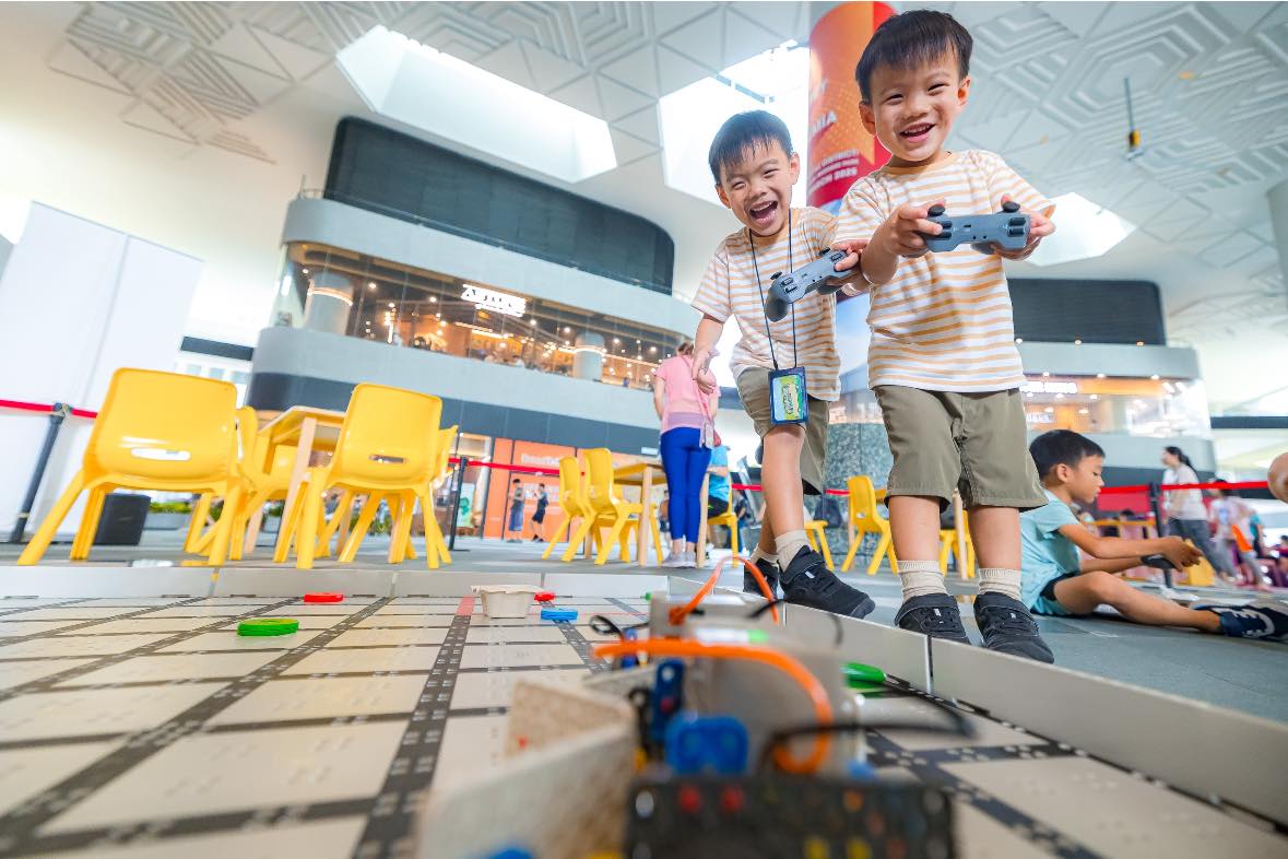 An overview of one of WonderLab's interactive zones.